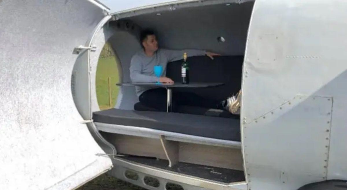 Bir Adam, 6 Yıllık Çalışmayla Bir Uçağın Motorunu Karavana Dönüştürdü