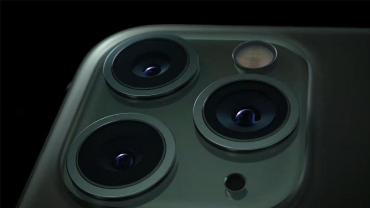 iPhone 11 Pro’nun Profesyonel Fotoğraf Makinesiyle Karşılaştırıldığı Video