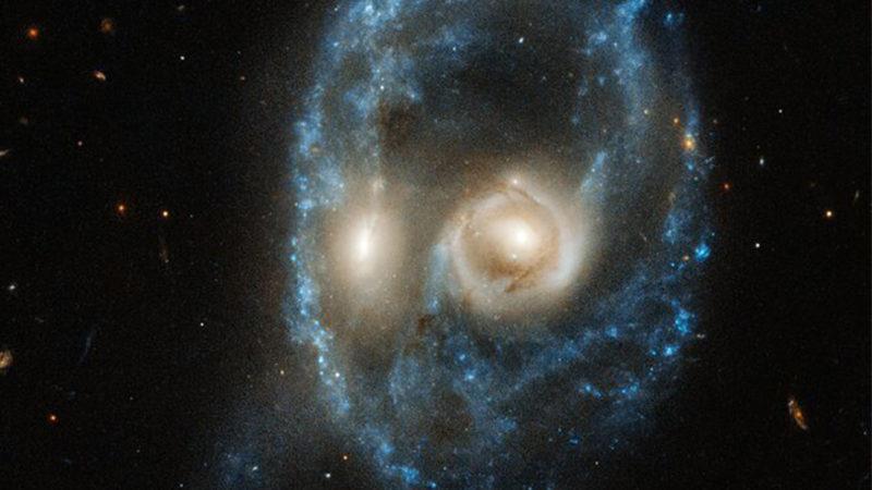 Hubble Uzay Teleskobu, Korkunç Bir Surata Benzeyen Kozmik Bir Olay Gözlemledi