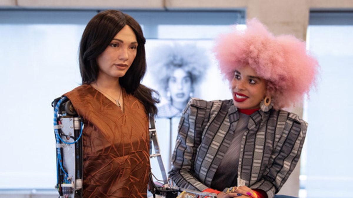 Dünyanın İlk Yapay Zeka Sanatçısının Sergilediği Atölye Çalışması (Video)