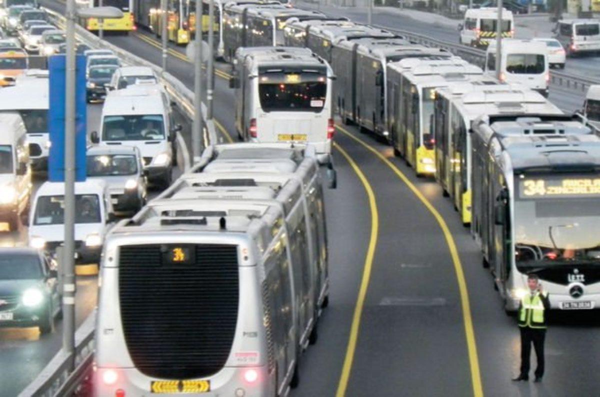 İstanbul’da Test Sürüşlerine Başlayan Yeni Metrobüsün İlk Görüntüleri