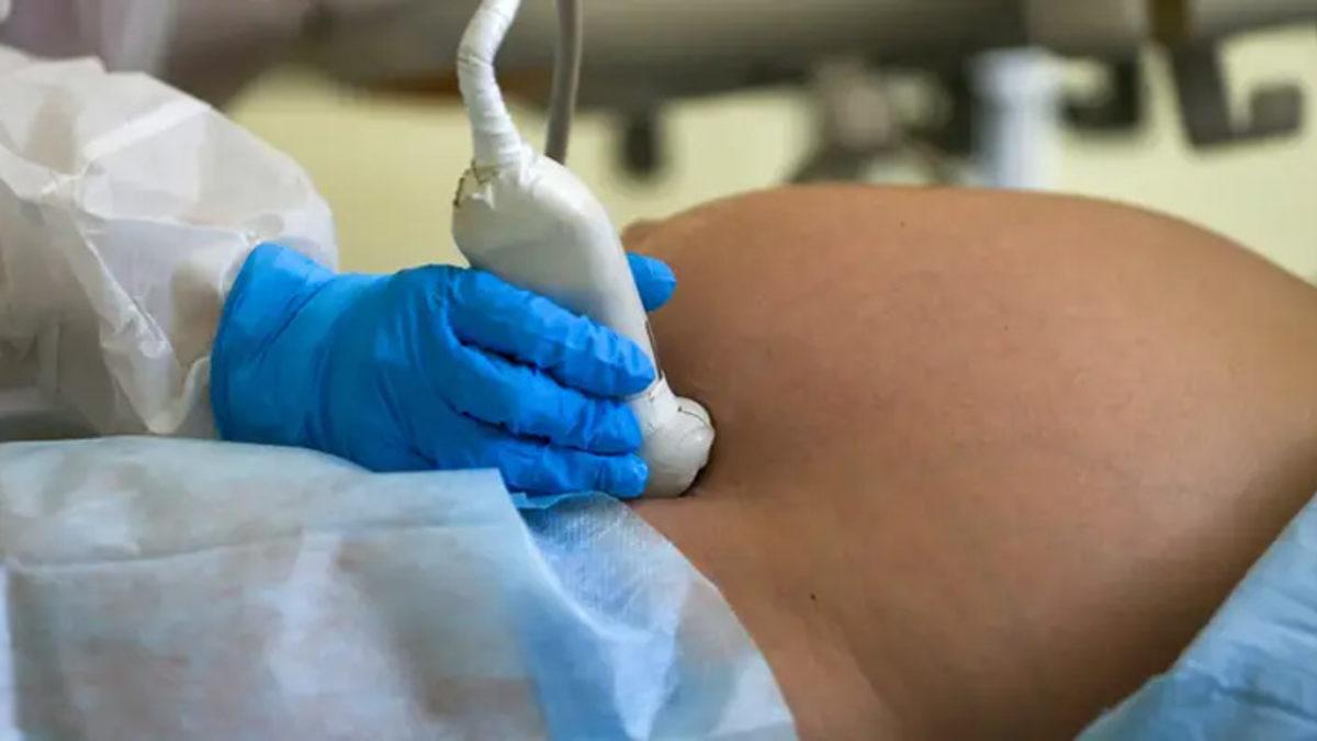 Dünyada İlk Kez Doğmamış Bir Bebekte Koronavirüs Tespit Edildi