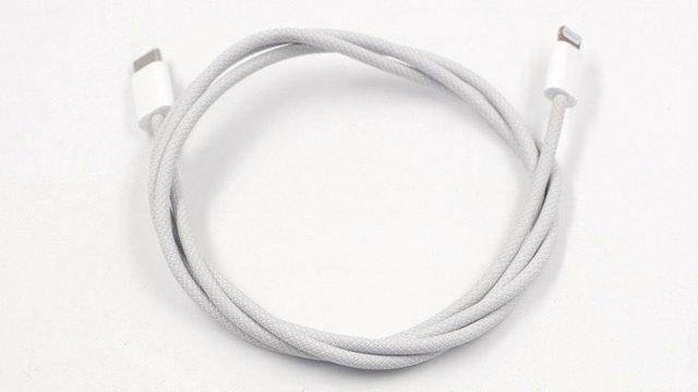 iPhone 12’ye Ait Olduğu Söylenen Yeni Lightning Kabloları, Oldukça Farklı Görünüyor