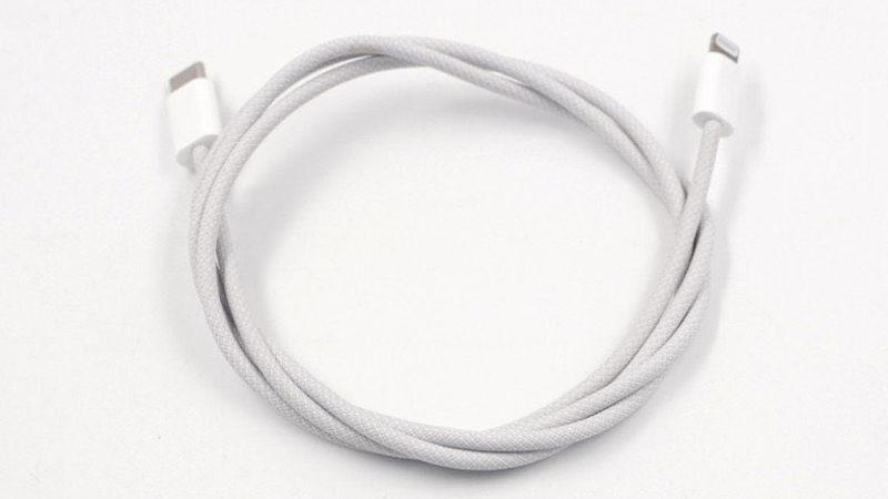 iPhone 12’ye Ait Olduğu Söylenen Yeni Lightning Kabloları, Oldukça Farklı Görünüyor