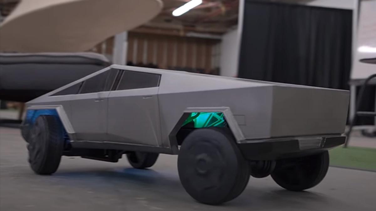 Bir YouTuber, Tesla Cybertruck’ın Sevimli Uzaktan Kumandalı Modelini Yaptı