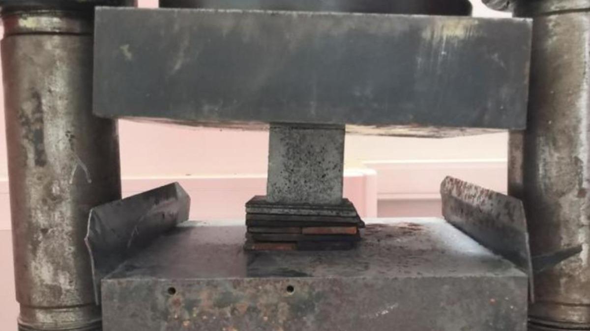 Bilim İnsanları Çatlamayan, Büzülüp Esneyebilen Beton Geliştirdi