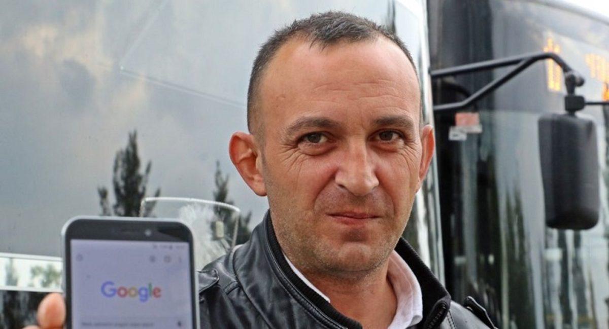 Google, Bulduğu Cüzdanları Sahiplerine Teslim Eden Şoförü ’Salak Şoför’ Yaptı