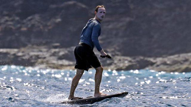 Mark Zuckerberg Güneş Kremini Fazla Kaçırınca Sosyal Medyanın Diline Düştü