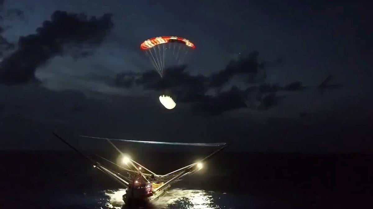 SpaceX, Falcon 9’un Fırlatıldıktan Sonra Heba Olan Kaplamalarını Yakalamayı Başardı