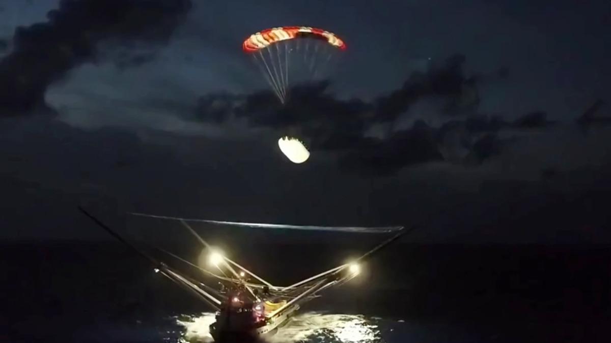 SpaceX, Falcon 9’un Fırlatıldıktan Sonra Heba Olan Kaplamalarını Yakalamayı Başardı