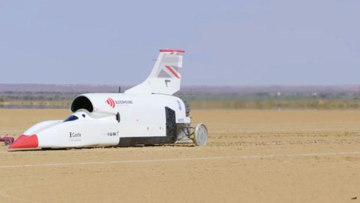 Dünyanın En Hızlı Arabası Olmaya Aday Bloodhound LSR, Isınma Turunda 790 km/sa Hıza Ulaştı (Video)