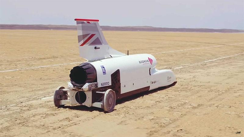 Dünyanın En Hızlı Arabası Olmaya Aday Bloodhound LSR, Isınma Turunda 790 km/sa Hıza Ulaştı (Video)