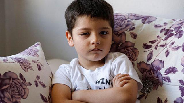 TikTok’taki Akıma Katılmak İsteyen 5 Yaşındaki Çocuk Göz Merceğinden Oldu