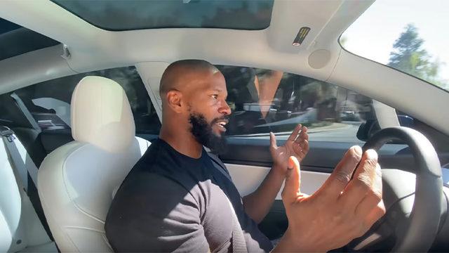 Ünlü Aktör Jamie Foxx, Tesla Model 3’ü İnceledi (Video)