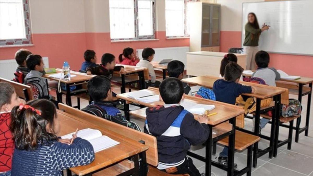 Milli Eğitim Bakanı Selçuk, Okulların Gerekli Hazırlıklar Yapılarak Açılacağını Söyledi