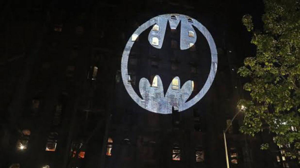 Bir Batman Fan Teorisine Göre Yarasa Sinyali ile Aslında Başka Biri Hedefleniyor