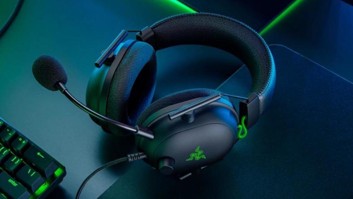 Razer, Kutusundan Kendi Ses Kartıyla Çıkan BlackShark V2 Kablolu Kulaklığı Duyurdu