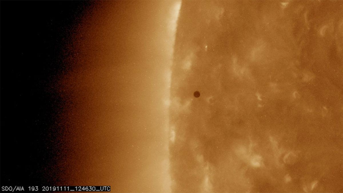 Dün Gerçekleşen Merkür Geçişinin Olağanüstü Görünen Görüntüleri