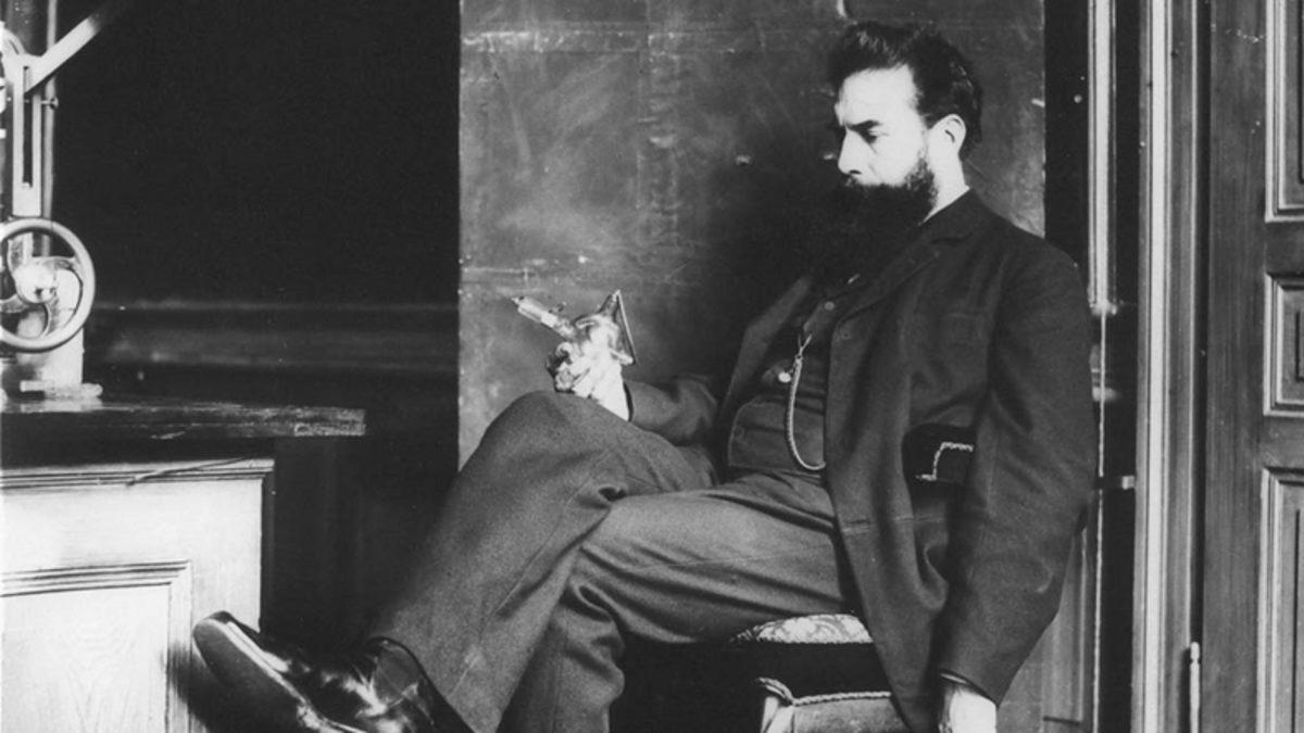 124 Yıl Önce Çekilen İlk Röntgen Filmindeki İlginç Detay