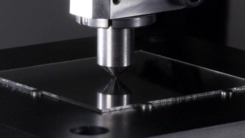 Gelsin Bir de Biz Test Ederiz: Gorilla Glass Victus, Dayanıklılık Testlerini Hasarsız Atlattı