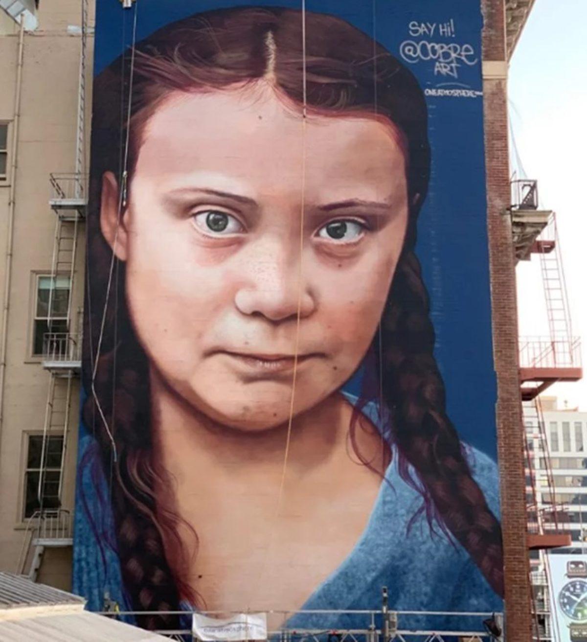 Bir Binanın Duvarına 30 Metrelik Ultra Gerçekçi Greta Thunberg Resmi Çizildi