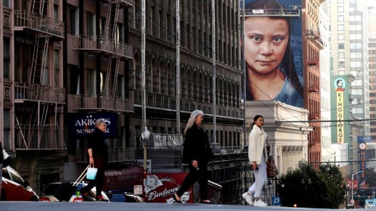 Bir Binanın Duvarına 30 Metrelik Ultra Gerçekçi Greta Thunberg Resmi Çizildi