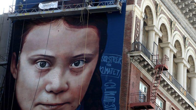 Bir Binanın Duvarına 30 Metrelik Ultra Gerçekçi Greta Thunberg Resmi Çizildi
