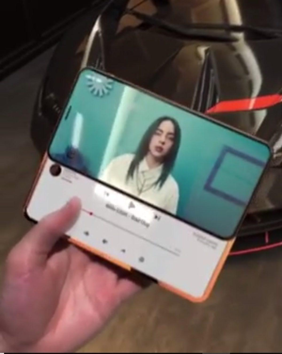 Çift Ekrana Sahip Bir iPhone Konsepti Ortaya Çıktı (Video)