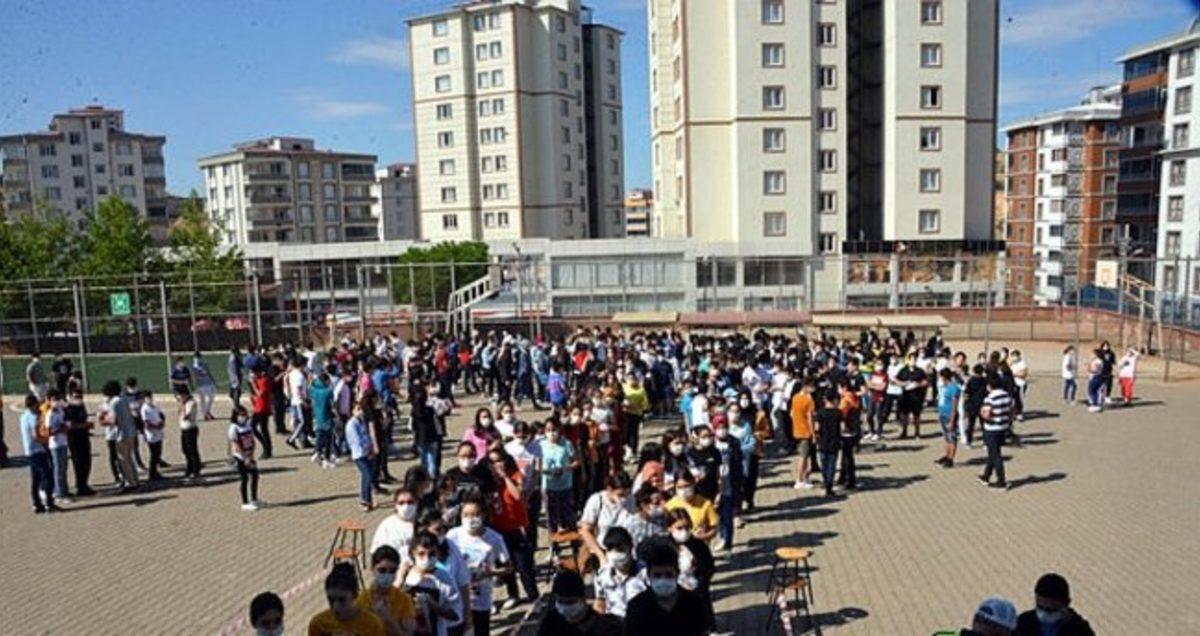 Bilim Kurulu Üyesi: Okulların Açılmasıyla İlgili Yeni Kararlar Alınabilir