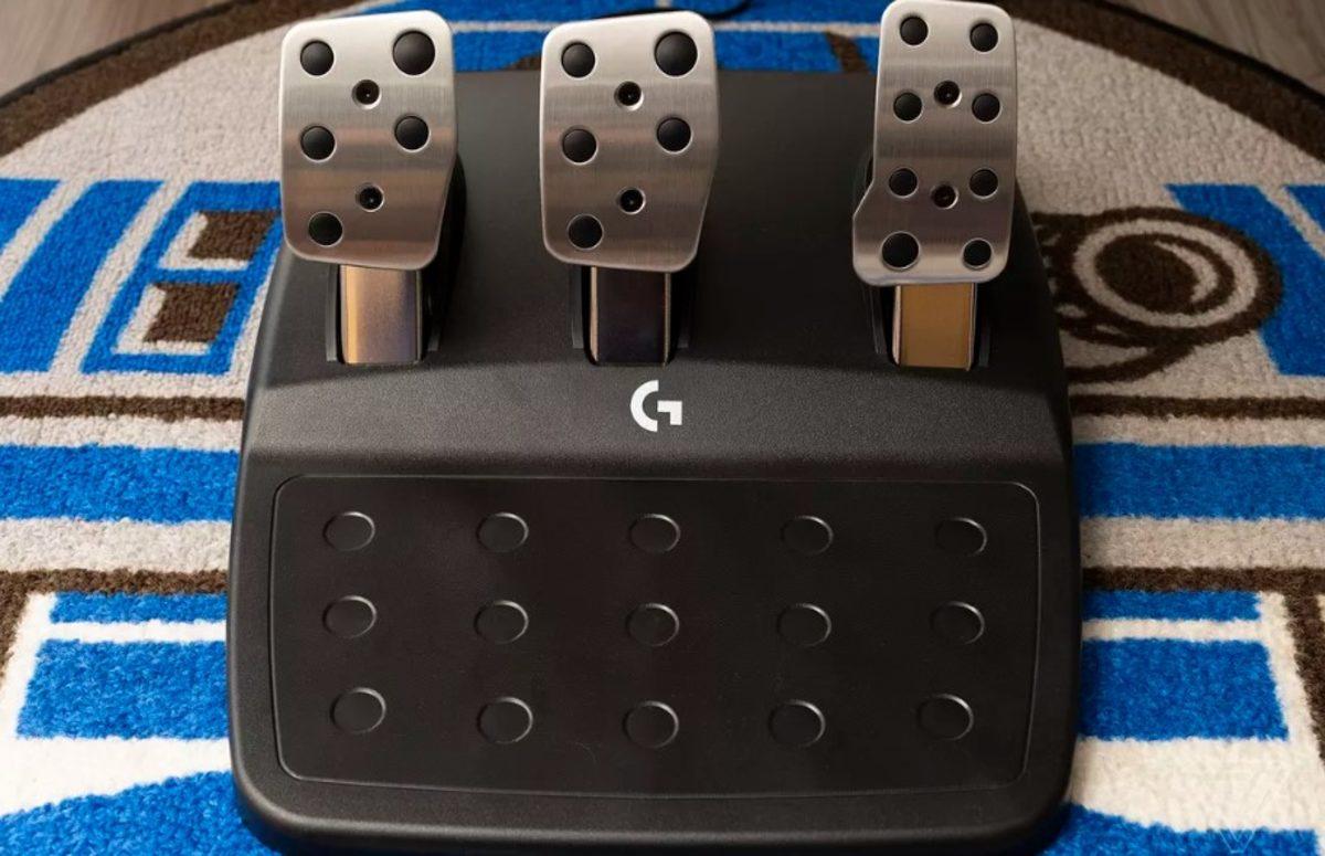 Logitech, Altında Bir Arabası Eksik Olan Direksiyonu G923’ü Duyurdu: Fiyatı ve Özellikleri