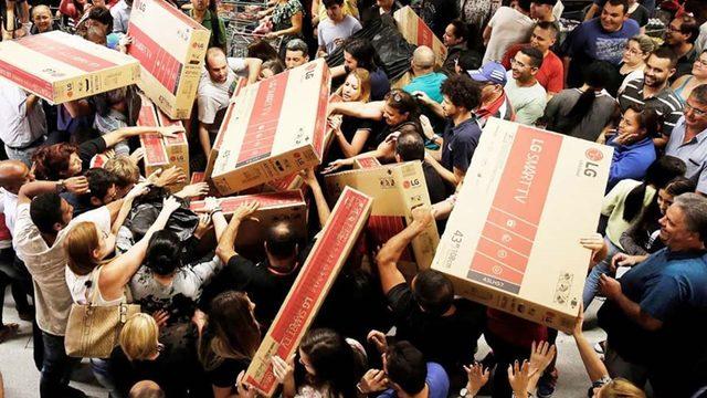 Kara Cuma İndirimleri Nedir, Black Friday Ne Zaman, Kara Cuma İsmi Nereden Geliyor?