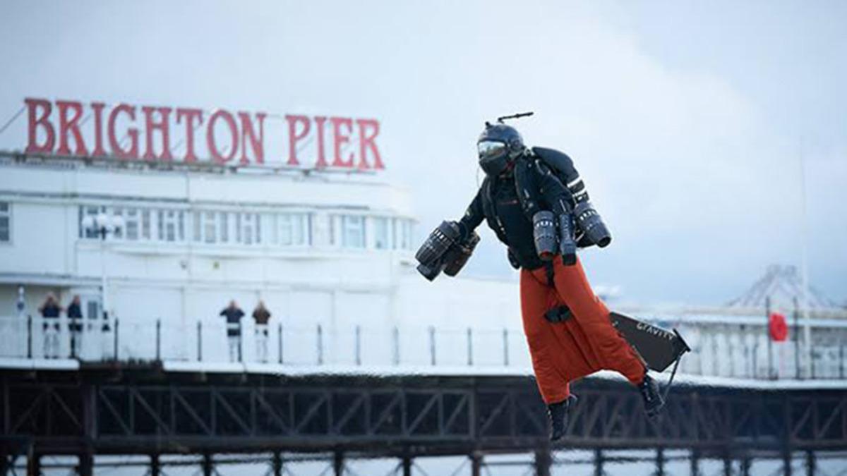 O Iron Man: İngiliz Mucit, Jet Motorlu Kıyafetiyle 135km/s Hıza Ulaştı (Video)