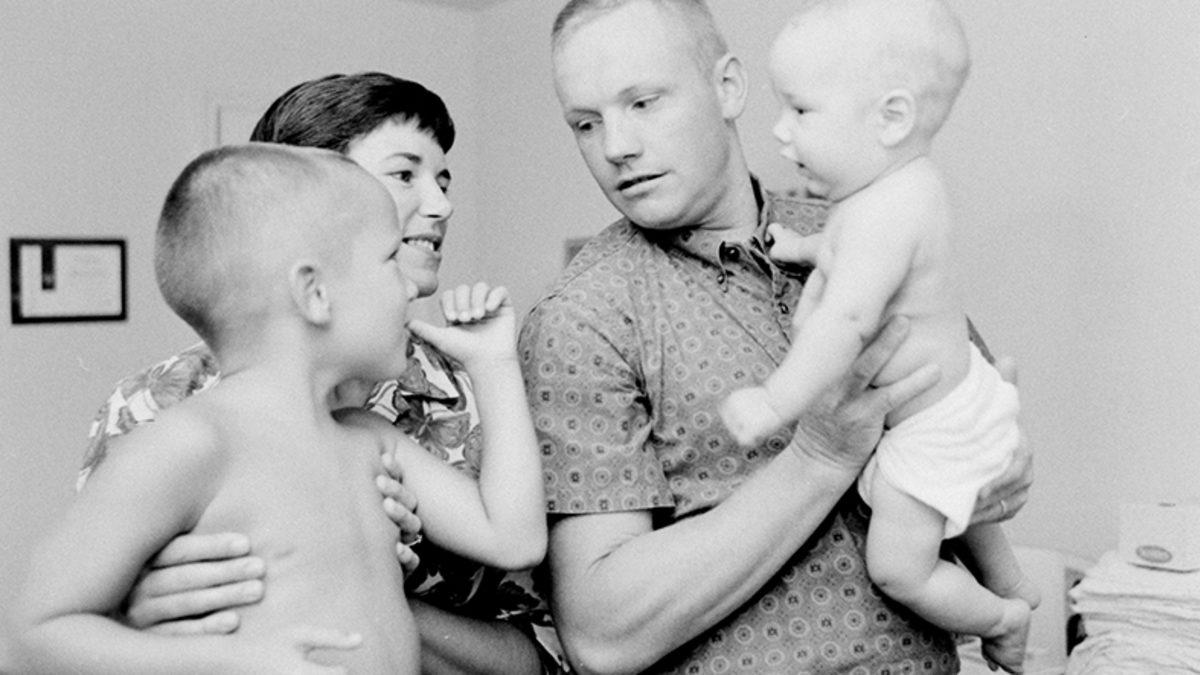 Ay’a Ayak Basan İlk İnsan Neil Armstrong’un Oğlu: “Babam Uzaylıların Varlığına İnanıyordu”