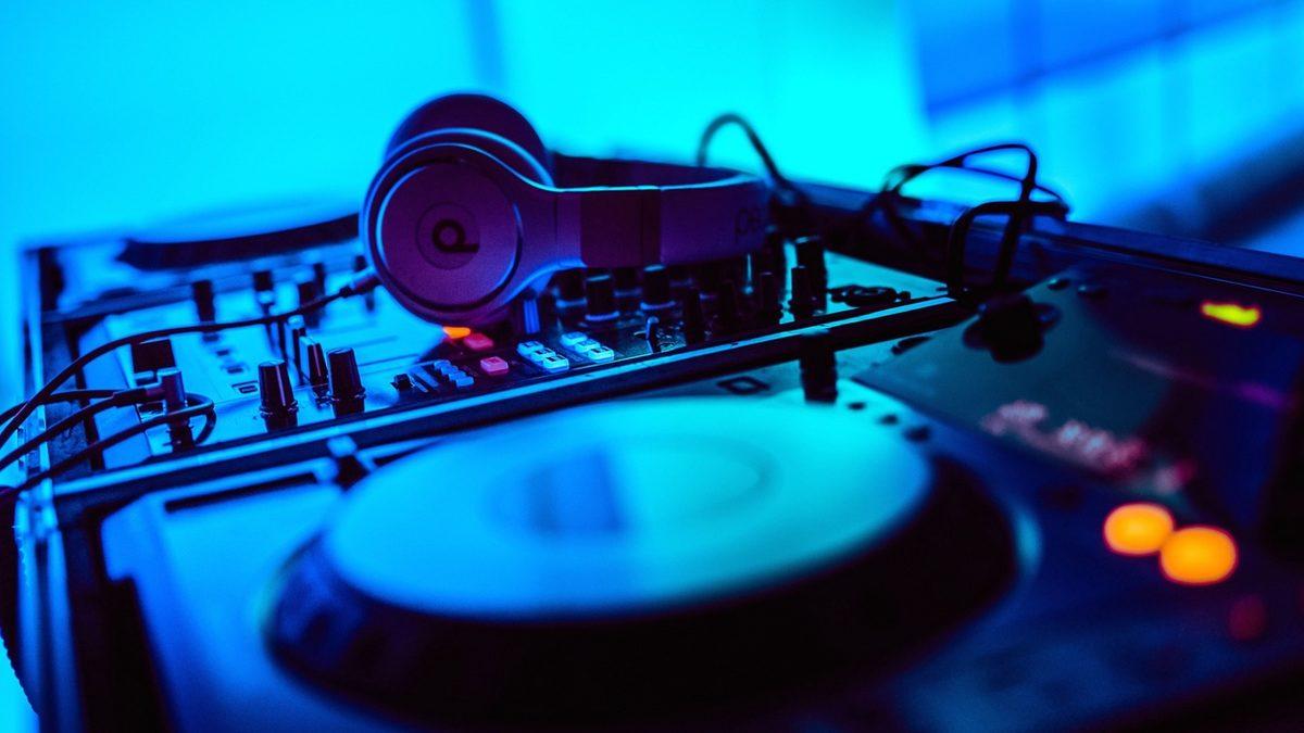 Kendi Şarkılarınızı Yapabileceğiniz 12 Ücretsiz DJ Programı
