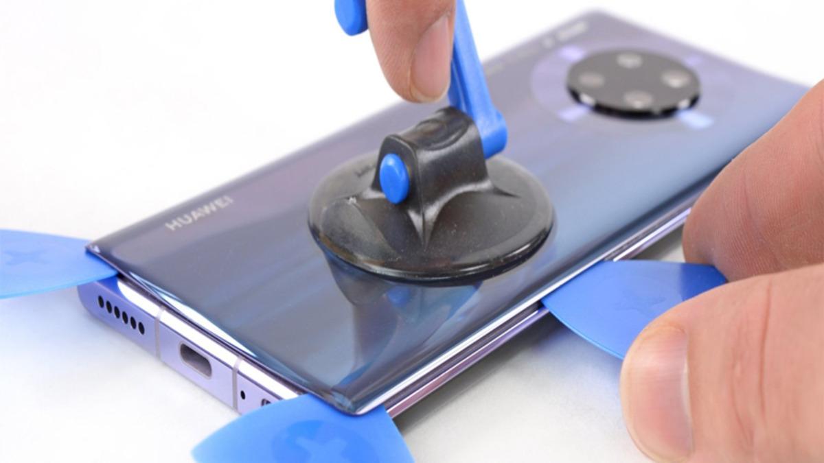 Huawei Mate 30 Pro’nun Ne Kadar Kolay Tamir Edilebileceğini Gösteren Çalışma