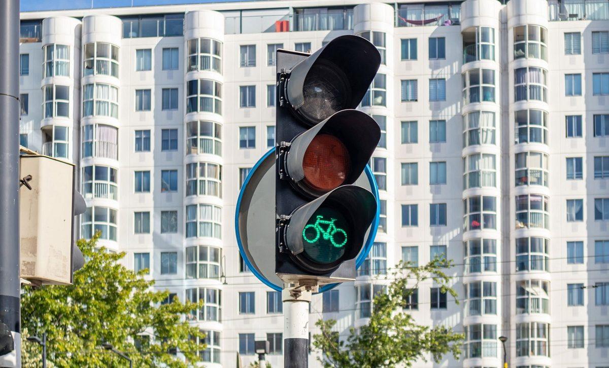 Hackerlar, Hollanda’da Basit Bir Yöntemle Trafik Işıklarını Kontrol Ettiler