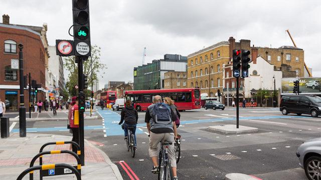 Hackerlar, Hollanda’da Basit Bir Yöntemle Trafik Işıklarını Kontrol Ettiler