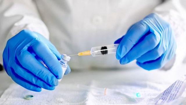 Dünyaca Ünlü Doktor, Koronavirüs Aşısının Sandığımız Kadar Etkili Olmayabileceğini Söyledi