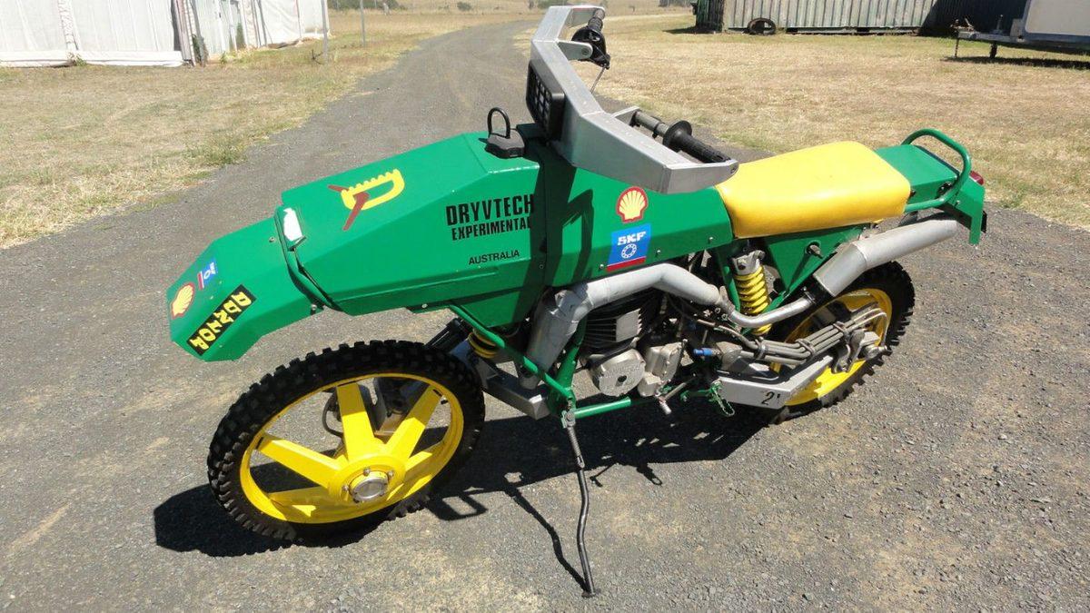 Yamaha, Zinciri Olmayan ve ’Su’dan Destek Alan Bir Motosiklet Üzerinde Çalışıyor