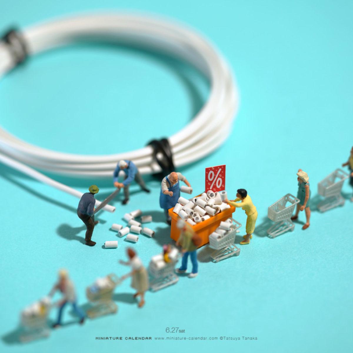 Bir Tasarımcı, Maske ve Tuvalet Kağıtlarıyla Nefes Kesen Minyatürler Oluşturdu