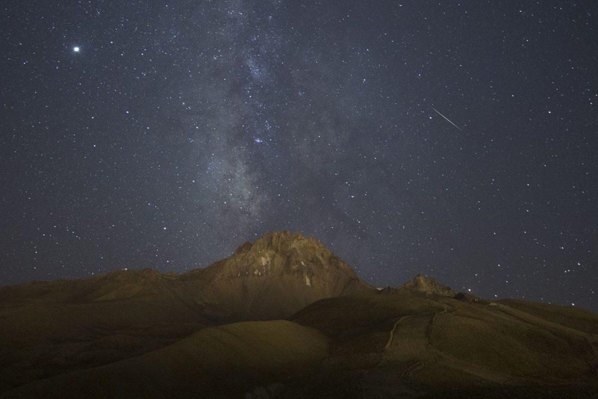 Perseid Meteor Yağmuru Ülkemizde de İzlendi: İşte Türkiye’de Çekilen Fotoğraflar