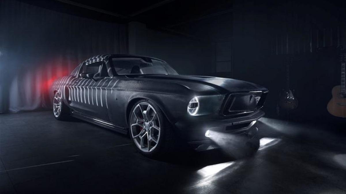 1967 Mustang ile Tesla Model S’i Bir Araya Getiren Otomobil: Aviar R67
