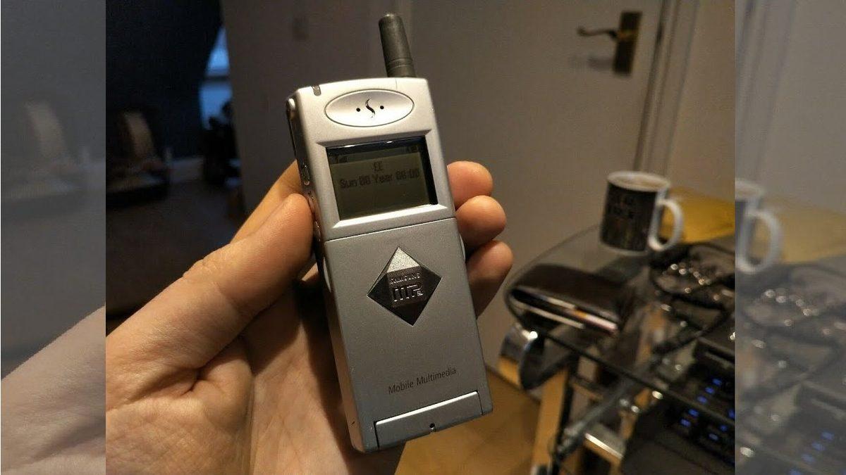 Dünyanın İlk Cep Telefonları ve Şaşırtan Özellikleri