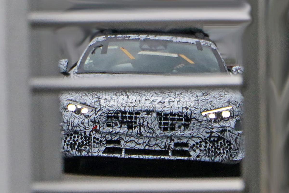 2022 Mercedes SL, Yenilenen Tasarımıyla Objektiflere Yakalandı