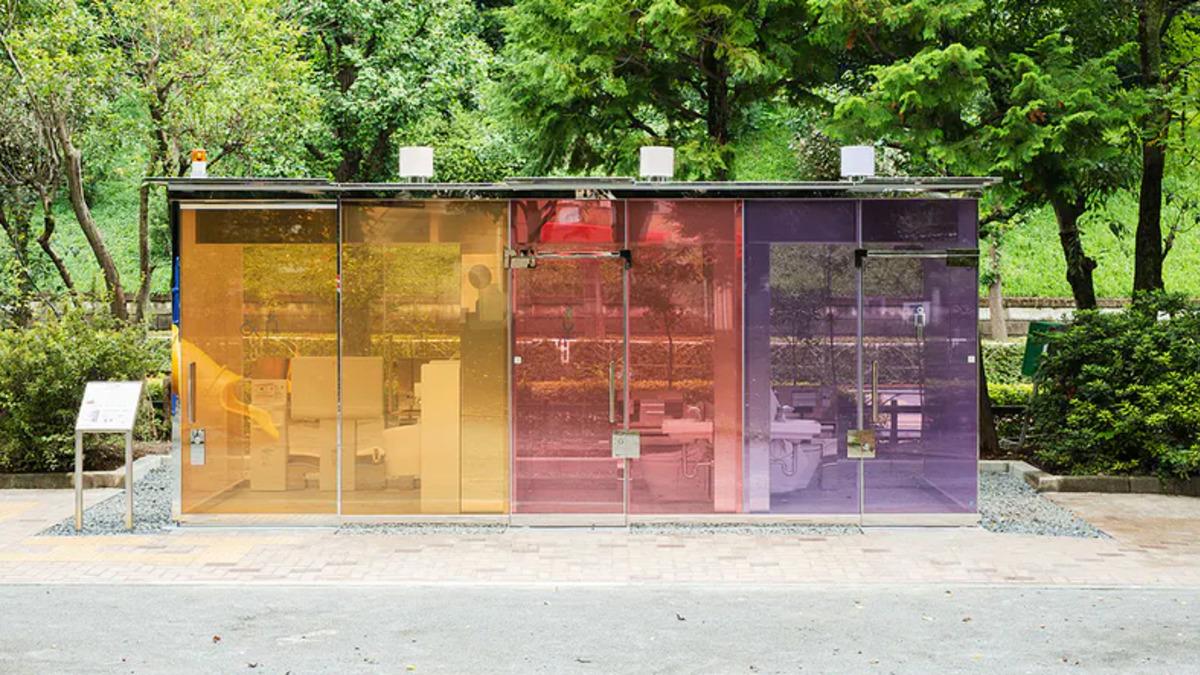 Kimse Yokken İçi Görülen, Kilitlendiğinde Opak Hale Gelen Akıllı Tuvalet [Video]