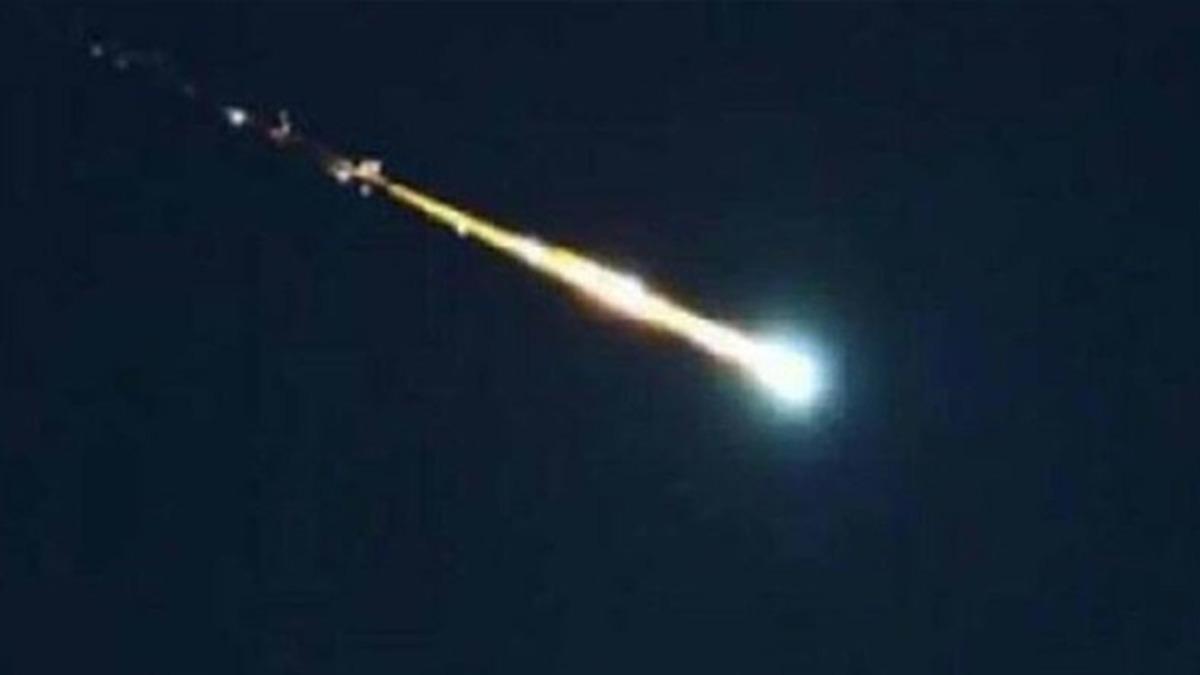 Türkiye’nin Batısındaki Neredeyse Tüm Şehirlerden Görülen Meteorun Görüntüleri [Video]