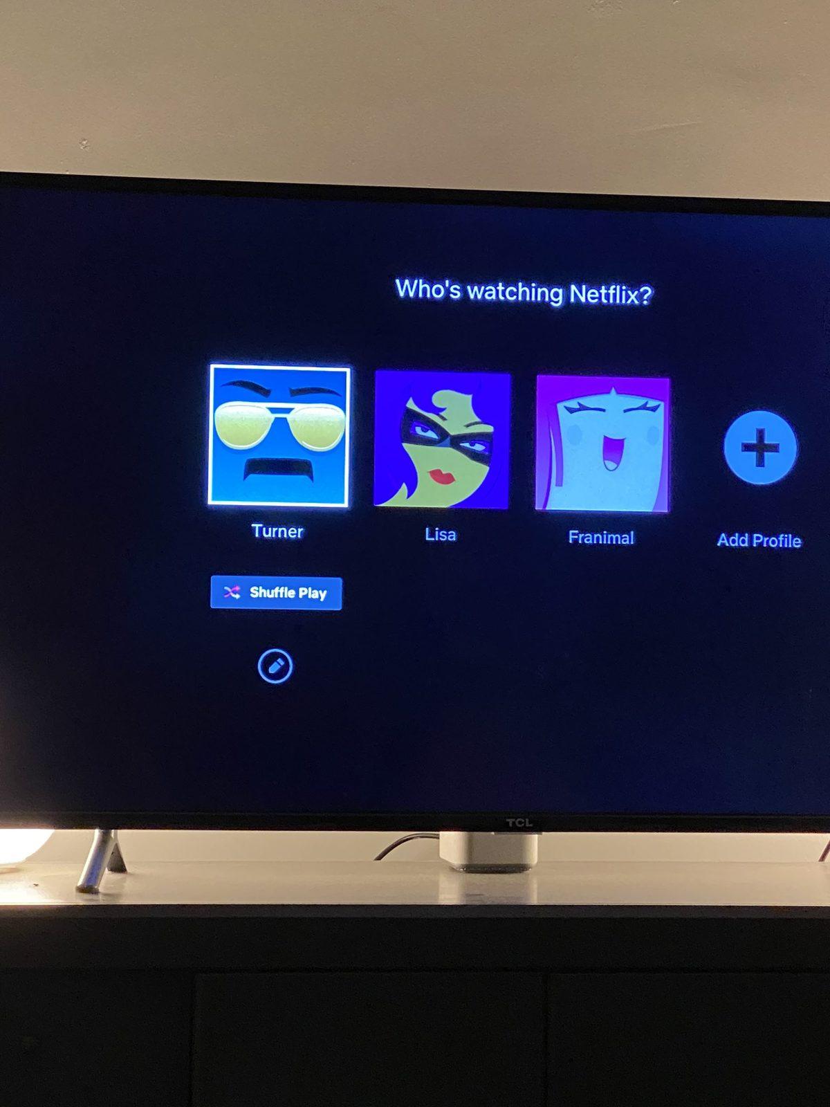 Netflix, İzleyecek Bir Şey Arayanlara Özel Karışık Oynat Özelliğini Test Etmeye Başladı
