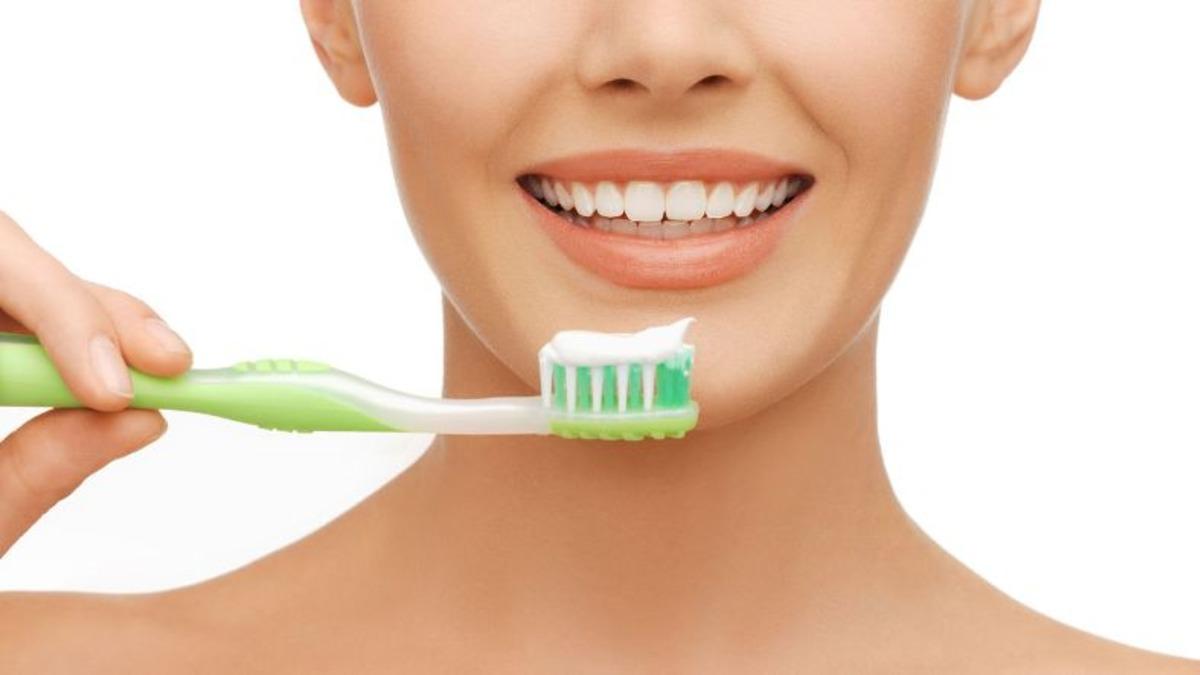 Dişleriniz İçin En İyi Diş Macunu Nasıl Seçilir?