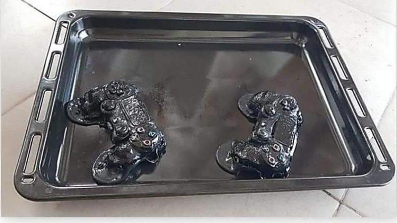 Yanlışlıkla Fırında Pişirilen PS4 Oyun Kollarının Fotoğrafı Sosyal Medyada Viral Oldu