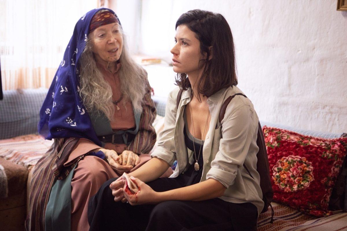 Netflix, Atiye’nin İkinci Sezonundan İlk Fotoğrafları Paylaştı